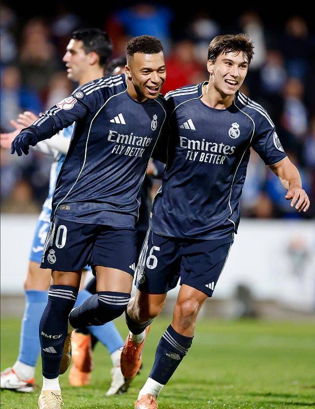 甜瓜痛批詹姆斯！坦言他配不上当真旧将，怒斥东契奇防守摆烂躺平